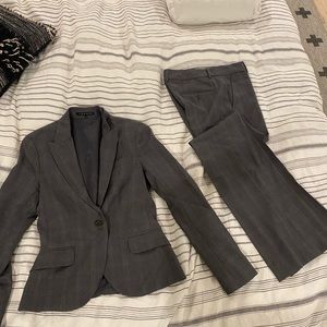 Timeless gray theory suit